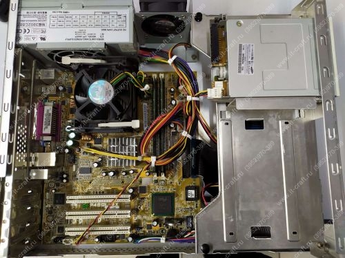 Pentium 4 2,4Ghz/Asus P4BGL-MX/2Gb/40Gb/200W